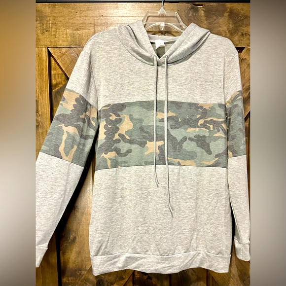 EUC 7th Ray Gray Cam Accent Hooded Long Sleeve Top - Picture 14 of 15